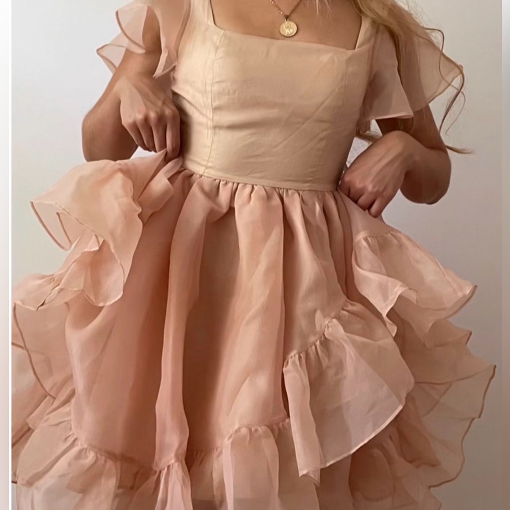 Elegant Pink Ruffle Prom Dress - Square Neck